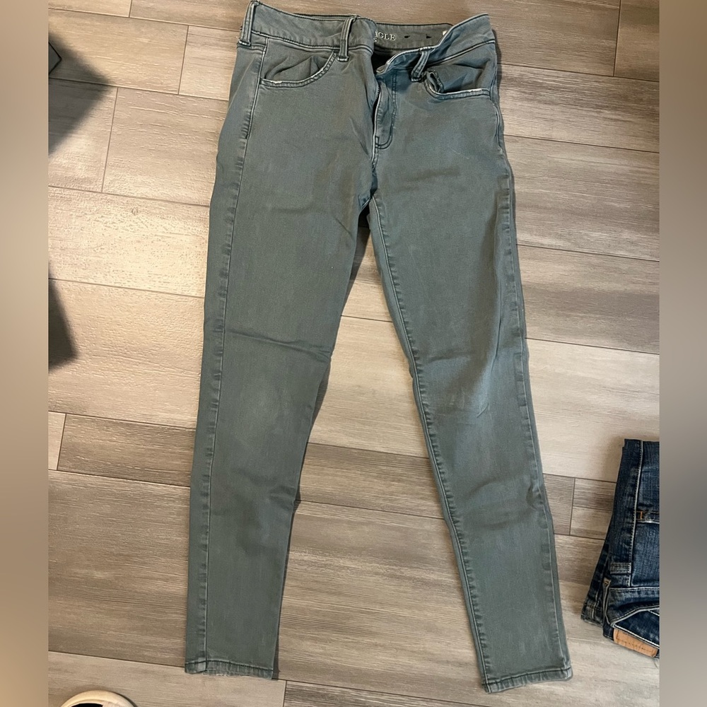 American Eagle super stretch jegging skinny Jean. Size 6